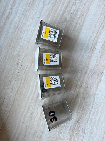 5 ophang bakjes IKEA SKADIS (uit de koopjeshoek) beschikbaar voor biedingen