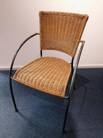 6 rotan stoelen beschikbaar voor biedingen