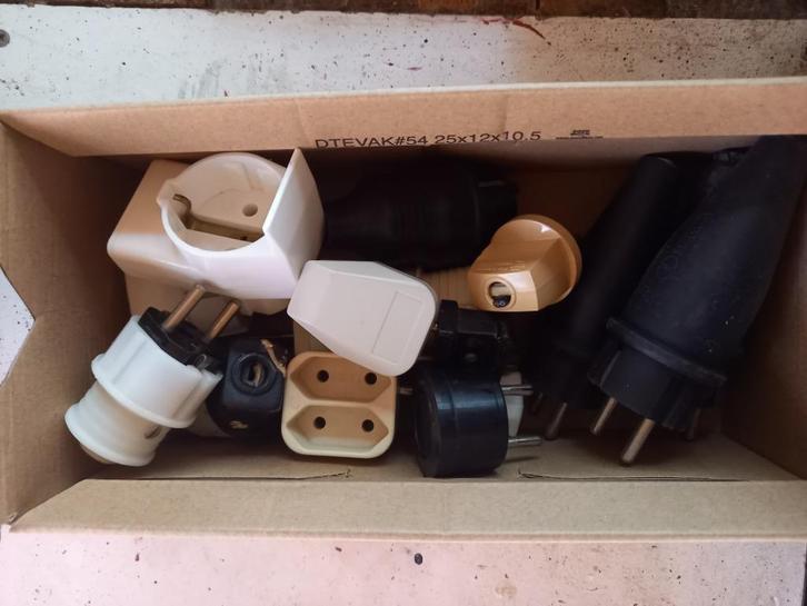 Electra artikelen, Doe-het-zelf en Verbouw, Elektra en Kabels, Stopcontact, Ophalen of Verzenden