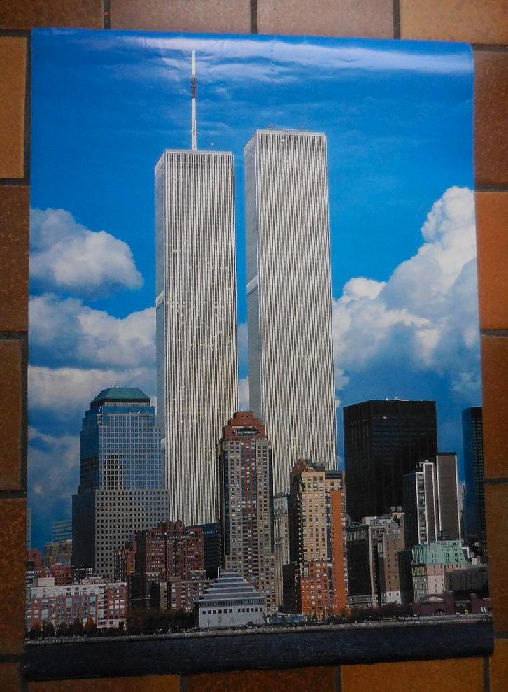 Poster Twin Towers, Verzamelen, Posters, Gebruikt, Overige onderwerpen, Deurposter of groter, Rechthoekig Staand, Ophalen