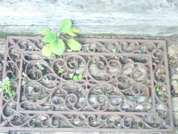 Gietijzer deurmat Mooi icm Laarzenrek voor 4/8 laarzen  beschikbaar voor biedingen