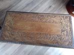 houtsnijwerk salontafel met glasplaat., Huis en Inrichting, Tafels | Salontafels, Ophalen, Gebruikt, 100 tot 150 cm, 50 tot 100 cm