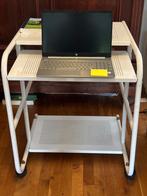 Metalen computertafel bureau op wieltjes h 80 b 64 d 68 cm, Ophalen, Zo goed als nieuw