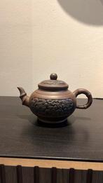 Yixing theepot – handgemaakt aardewerk met makersstempel, Ophalen of Verzenden