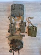 Brits / Canadese webbingset, helm, bajonet en bandoleer., Verzamelen, Ophalen of Verzenden, Engeland