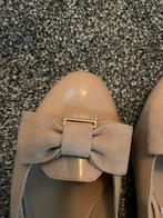 Armani schoenen ballerina maat 37 lak beige, Kleding | Dames, Schoenen, Dansschoenen, Beige, Ophalen of Verzenden, Zo goed als nieuw