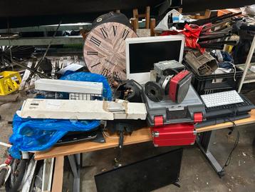 Rommelmarkt spullen - Alles moet weg! beschikbaar voor biedingen