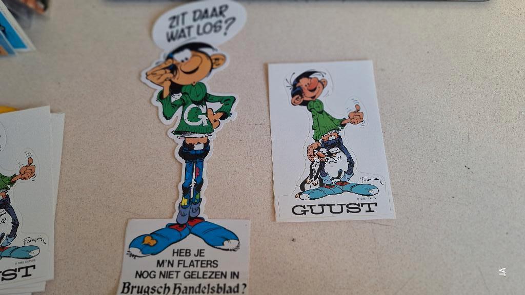 Guust flater stickers   vanaf 1973 grootste 28.5 cm !, Verzamelen, Stripfiguren, Ophalen of Verzenden, Guust of Robbedoes, Zo goed als nieuw