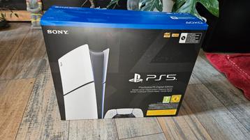 Playstation 5 Slim incl 3 controllers ps5 beschikbaar voor biedingen
