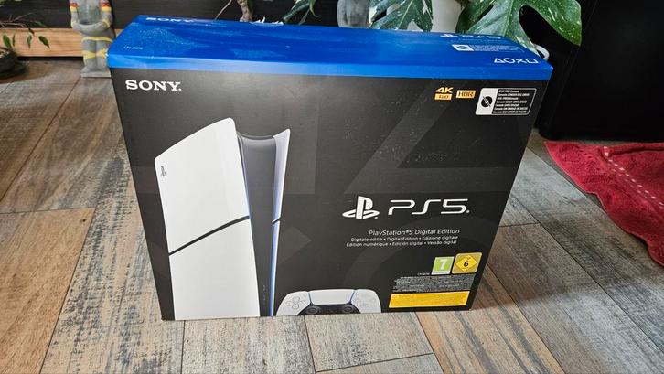 Playstation 5 Slim incl 3 controllers ps5, Spelcomputers en Games, Spelcomputers | Sony PlayStation 5, Zo goed als nieuw, Playstation 5 Digital