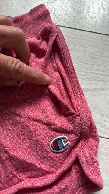 Champion korte broek maat M beschikbaar voor biedingen