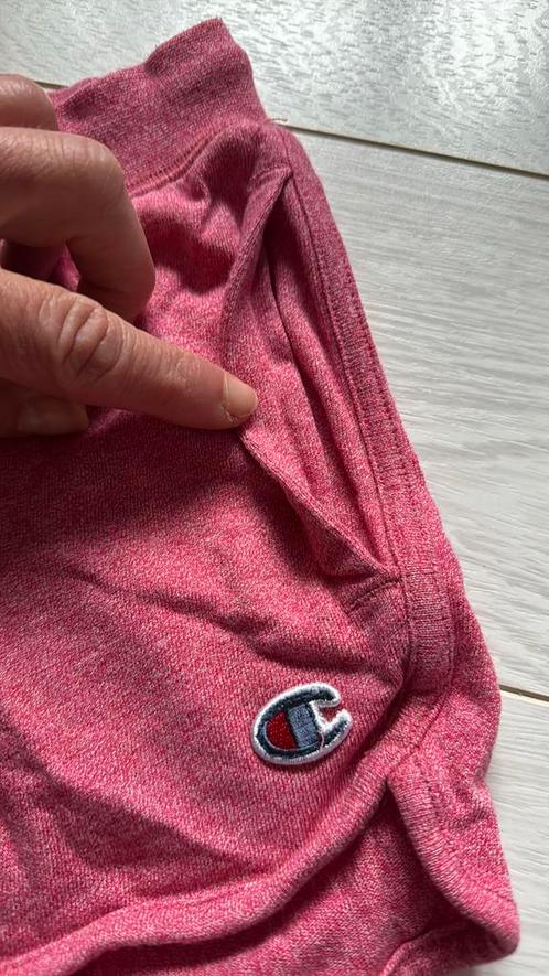 Champion korte broek maat M, Kleding | Dames, Sportkleding, Nieuw, Overige typen, Maat 38/40 (M), Rood, Ophalen of Verzenden