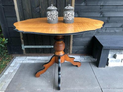 Prachtige Biedemeier WIjn /Bijzet of Eet Tafel Licht Mahonie, Antiek en Kunst, Antiek | Woonaccessoires, Ophalen