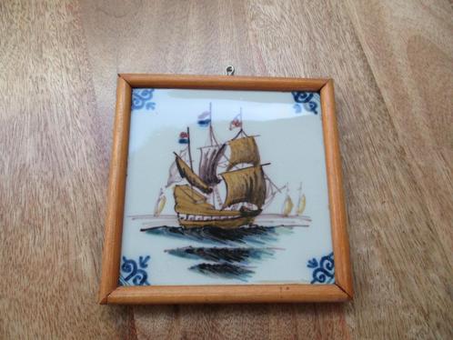 Tegel van Koninklijke Tichelaar Makkum Hollands Schip afb., Antiek en Kunst, Antiek | Wandborden en Tegels, Ophalen of Verzenden
