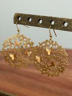 Vergulde oorhangers met blaadjes en vlinders nieuw, Ophalen of Verzenden, Zo goed als nieuw, Goud, Overige materialen
