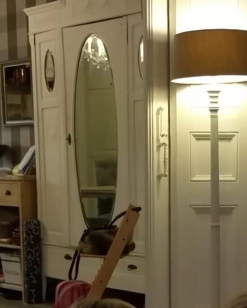 Franse Vintage Kast met Hang- en Leggedeelte, Huis en Inrichting, Kasten | Kledingkasten, Gebruikt, 100 tot 150 cm, 200 cm of meer