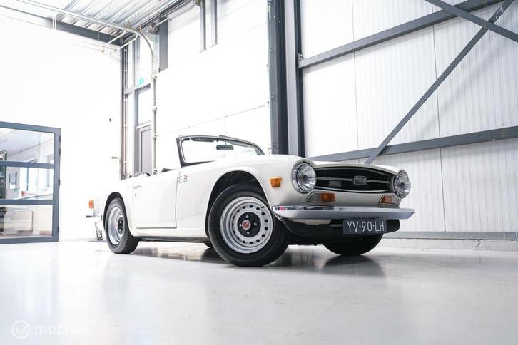 Triumph TR6 Soft Top | Hardtop| apk vrij | oldtimer | rijkla, Auto's, Triumph, Bedrijf, Te koop, TR6, Lederen bekleding, Open dak