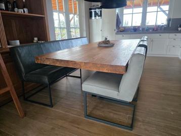 Teak houten eetkamer tafel  beschikbaar voor biedingen