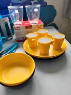 4 kleine kopjes espresso.2x2 geel/donker en 2 bakjes, Caravans en Kamperen, Ophalen of Verzenden, Zo goed als nieuw