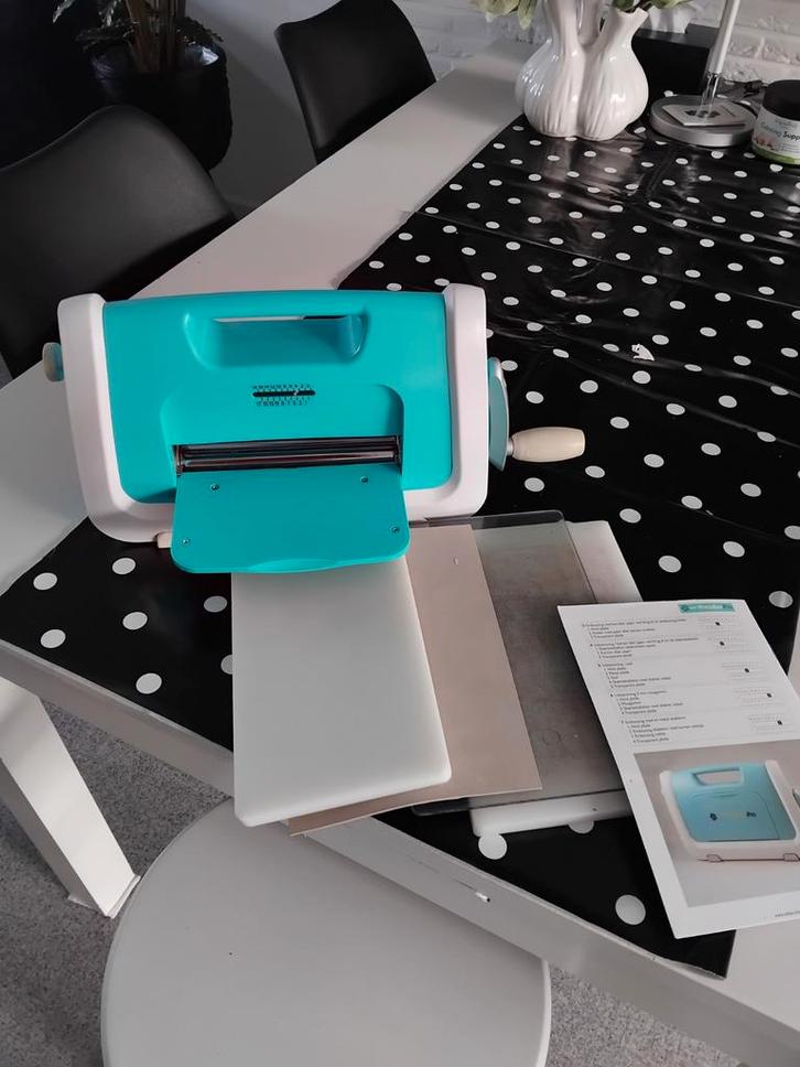 Stansmachine., Hobby en Vrije tijd, Kaarten | Zelf maken, Zo goed als nieuw, Ophalen