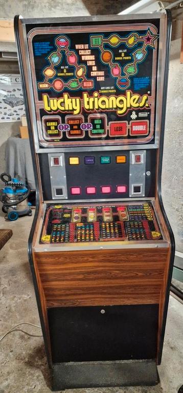 3 gokkasten/automaten beschikbaar voor biedingen