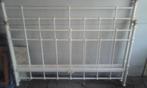 tekoop een tweepersoonsbed kompleet 10 euro, Huis en Inrichting, Slaapkamer | Bedden, Ophalen, Gebruikt, Wit, Tweepersoons