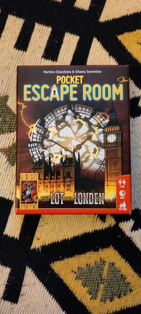 Pocket Escape Room: Het Lot van Londen, Hobby en Vrije tijd, Gezelschapsspellen | Bordspellen, Zo goed als nieuw, Een of twee spelers