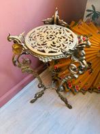 Antiek bijzettafeltje of plantentafel, Ophalen