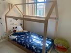 Bed frame - twin size bed frame, Huis en Inrichting, Ophalen, Eenpersoons, Zo goed als nieuw, Overige maten