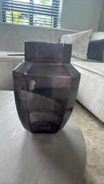 Grote grijze vaas van het merk Riviera Maison, Zwart, Ophalen of Verzenden, Minder dan 50 cm, Glas