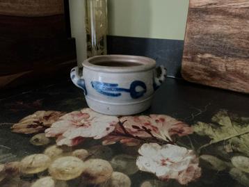 KEULS ZOUTPOTJE, MET KOBALT BLAUW VERSIERD beschikbaar voor biedingen