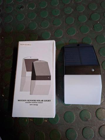 partij nieuwe buitenverlichting op zonne-energie  beschikbaar voor biedingen