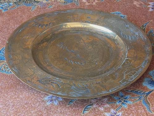 Mooi antiek Chinees bord van bewerkt koper met draken 25 cm., Antiek en Kunst, Kunst | Niet-Westerse kunst, Ophalen of Verzenden
