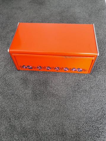 Vintage Broodtrommel - Oranje met Bloemen beschikbaar voor biedingen