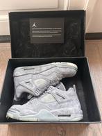 Nike Air Jordan 4 Retro X KAWS - Maat 44, Kleding | Heren, Schoenen, Ophalen of Verzenden, Zo goed als nieuw, Overige kleuren