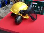 Veiligheidshelm met scherm en gehoorbescherming, Ophalen of Verzenden, Zo goed als nieuw
