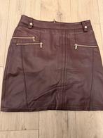 Donkerrode leren rok maat 40, Kleding | Dames, Rokken, Maat 38/40 (M), Overige kleuren, Ophalen of Verzenden, Zo goed als nieuw