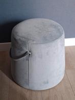 Nieuwe grijsblauwe poef rond, Ophalen of Verzenden, Nieuw, Rond, Stof