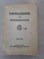 Handleiding Scheidsrechters KNVB - 1950, Ophalen of Verzenden, Gelezen, Kon. Nederlandse Voetbalbond, Balsport