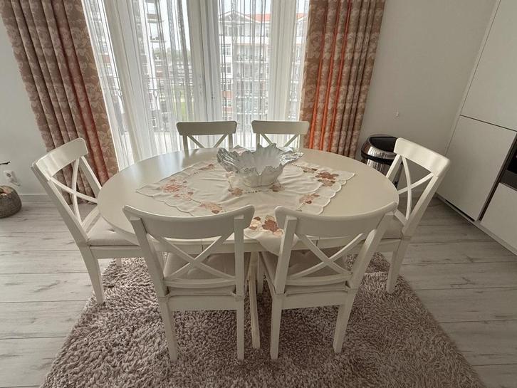 IKEA eettafel met 6 stoelen – zeer goede staat, Huis en Inrichting, Tafels | Eettafels, Zo goed als nieuw, 100 tot 150 cm, 150 tot 200 cm