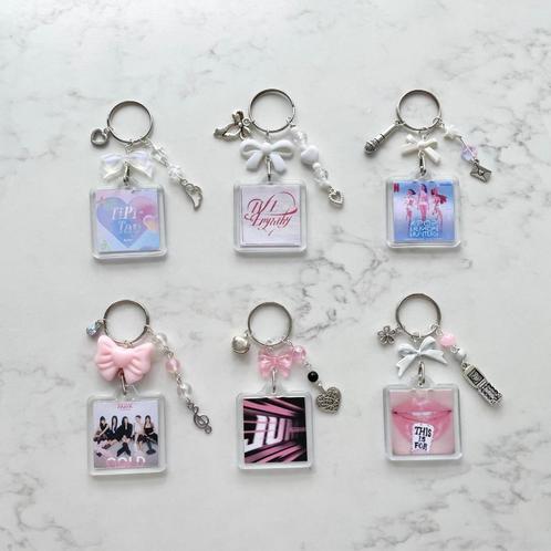 Kpop meiden groepen interactieve album sleutelhangers, Verzamelen, Muziek, Artiesten en Beroemdheden, Nieuw, Gebruiksvoorwerp