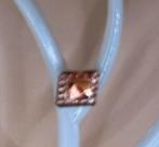 Leuke roze vierkanten oorbellen, Overige materialen, Nieuw, Ophalen of Verzenden, Roze