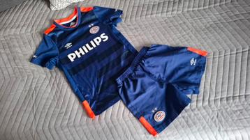 PSV kindervoetbalpakje maat: 6-7 Jaar beschikbaar voor biedingen