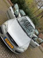 Ford Focus 1.4 59KW 5D 2006 Grijs, Auto's, Ford, 47 €/maand, Origineel Nederlands, Te koop, Zilver of Grijs