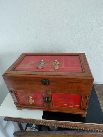 👉 Grote Chinese sieraden kist  beschikbaar voor biedingen
