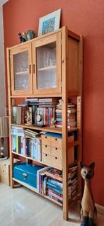 kleine boekenkast van lichtgekleurd hout, Huis en Inrichting, Kasten | Boekenkasten, Ophalen, Gebruikt, 50 tot 100 cm, Glas