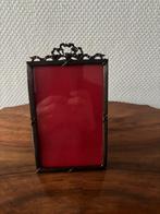 Vintage fotolijst gedecoreerde metalen rand met strik, Minder dan 50 cm, Metaal of Aluminium, Ophalen of Verzenden, Zo goed als nieuw