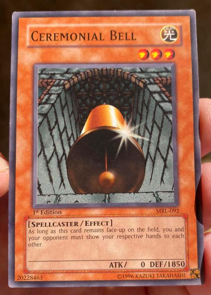 Yu-Gi-Oh! Ceremonial Bell MRL 1st Ed Old US Print !, Hobby en Vrije tijd, Verzamelkaartspellen | Yu-gi-Oh!, Zo goed als nieuw