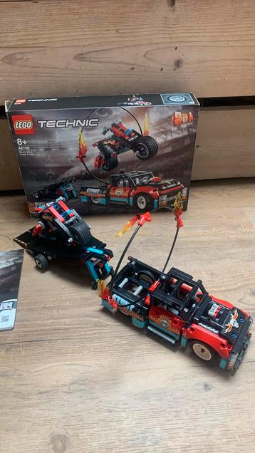 Lego technic stunt show truck & bike 42106 beschikbaar voor biedingen
