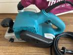 Electrische bandschuurmachine Makita, Ophalen, Zo goed als nieuw, 1200 watt of meer, Bandschuurmachine